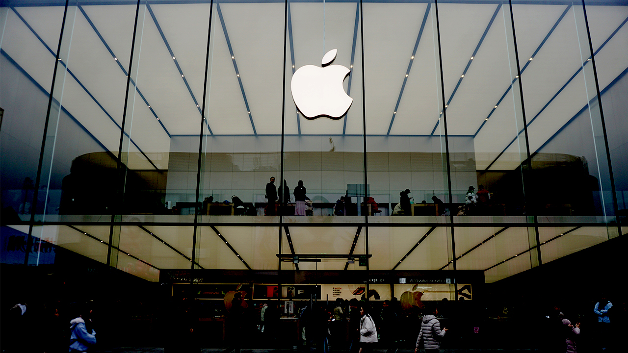Institutional Investors Add Over One Billion Dollars in Apple Stakes