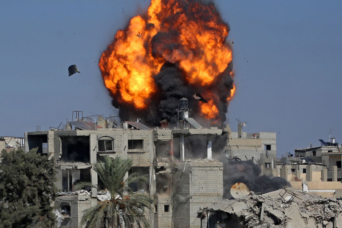 Israeli Airstrikes Kill Senior Hamas Commanders in Gaza Despite Ongoing Ceasefire