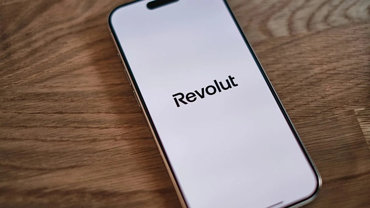 Revolut Weighs Dual Listing in London, New York