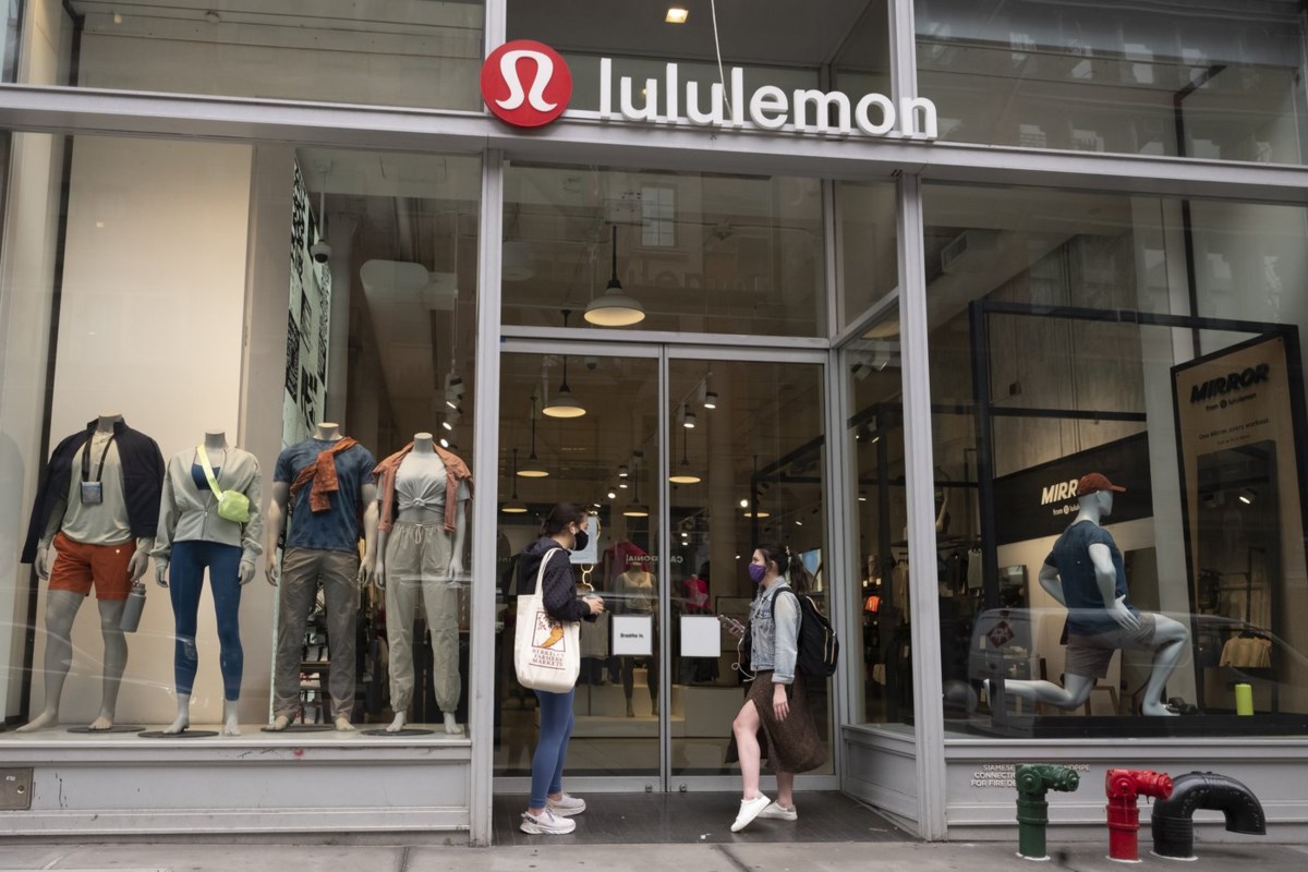 Lululemon Slashes Full-Year Outlook and Posts Weak Revenue as New CEO Prepares to Take Helm