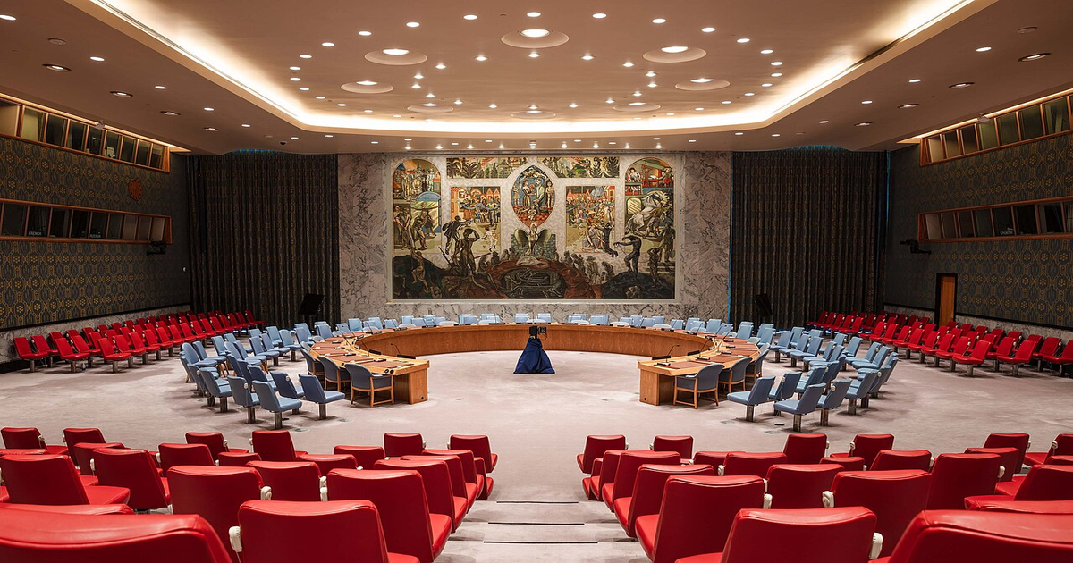 Russia and China veto UN resolution extending the Iran sanctions monitoring panel mandate.