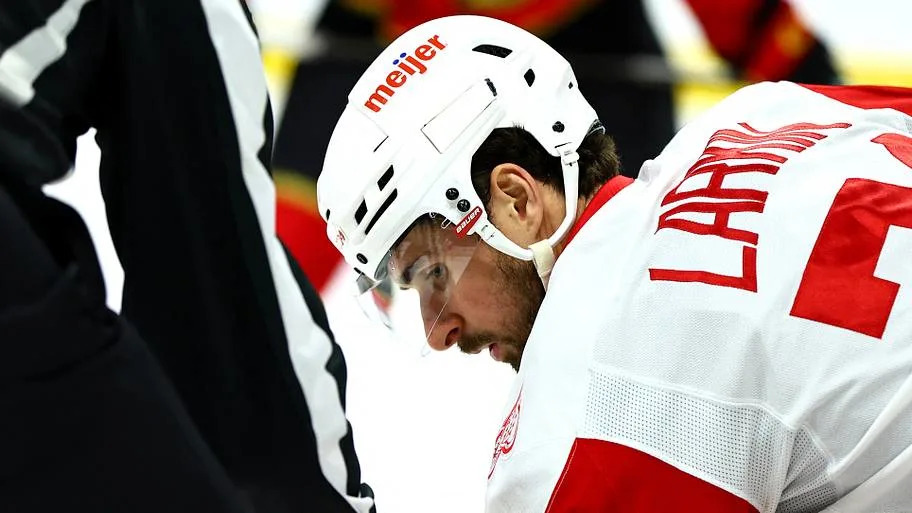Larkin Addresses Trade Request as Red Wings Go Captainless