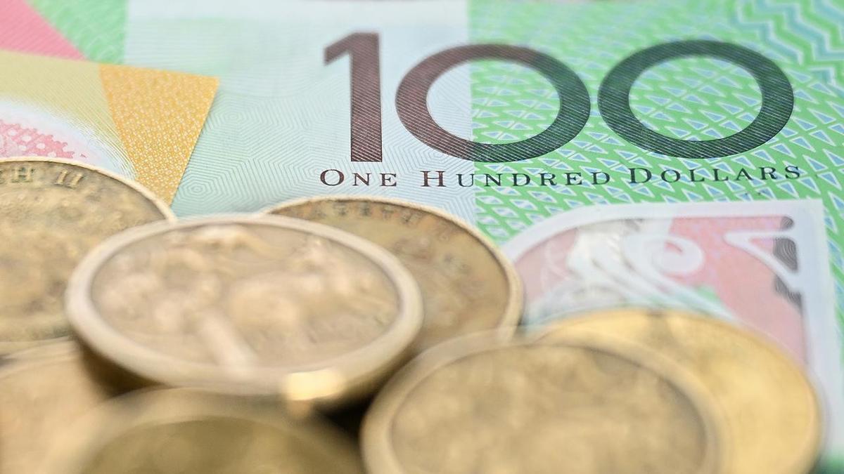 Major banks lift fixed mortgage rates as the Reserve Bank weighs further rate hikes.