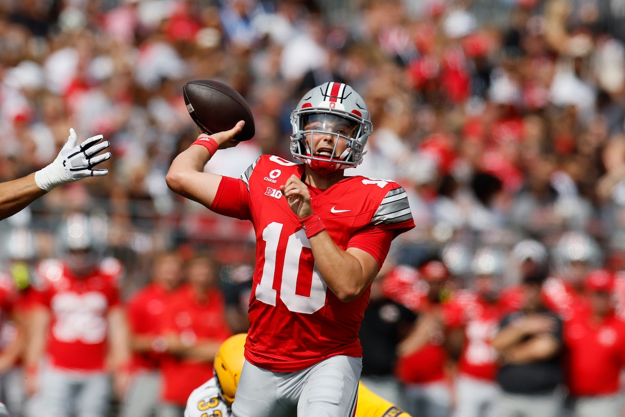 Ohio State Leads Illinois 28-10 At Halftime In Big Ten Opener