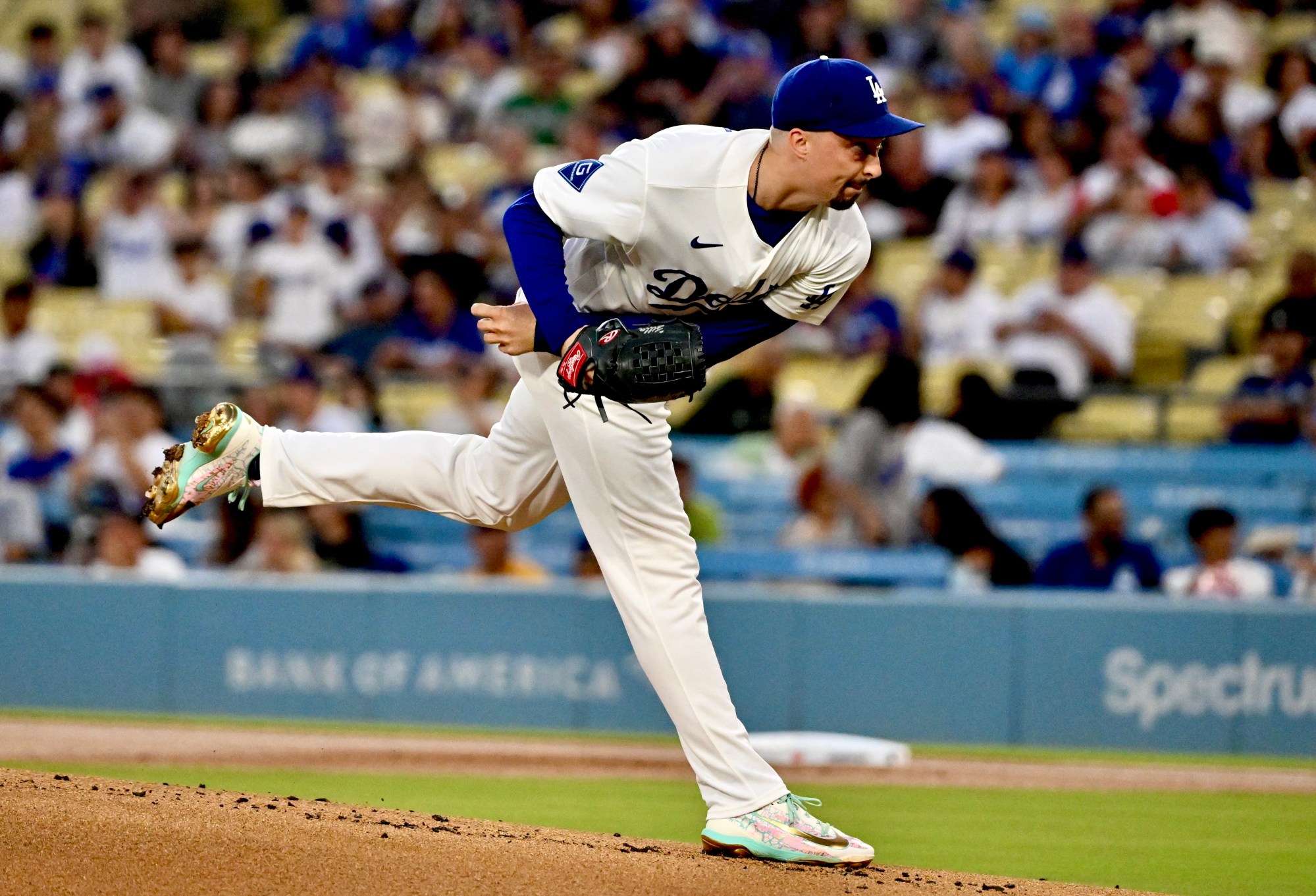 Blake Snell pitches six scoreless innings as the Dodgers defeat the Washington Nationals.