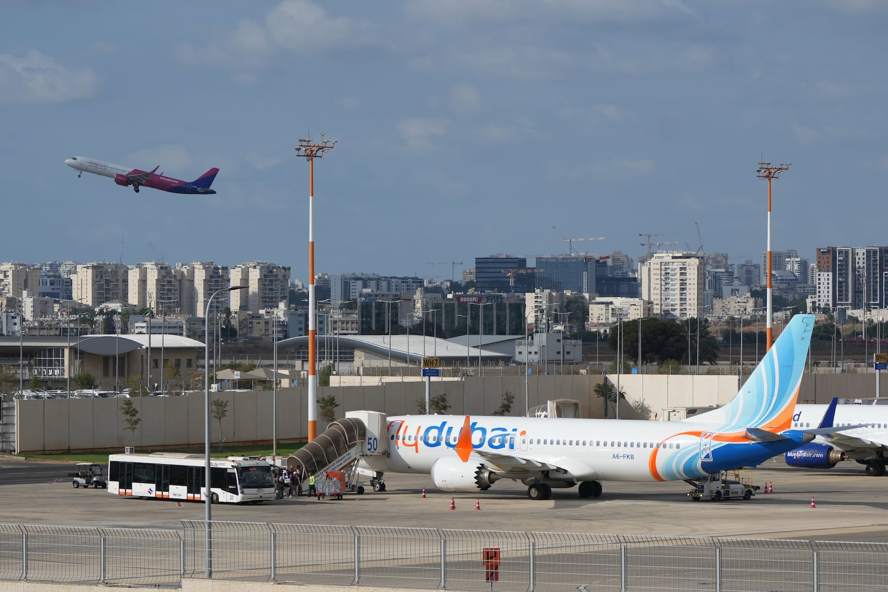 FlyDubai Flight Makes Emergency Landing in Saudi Arabia Following Distress Alerts