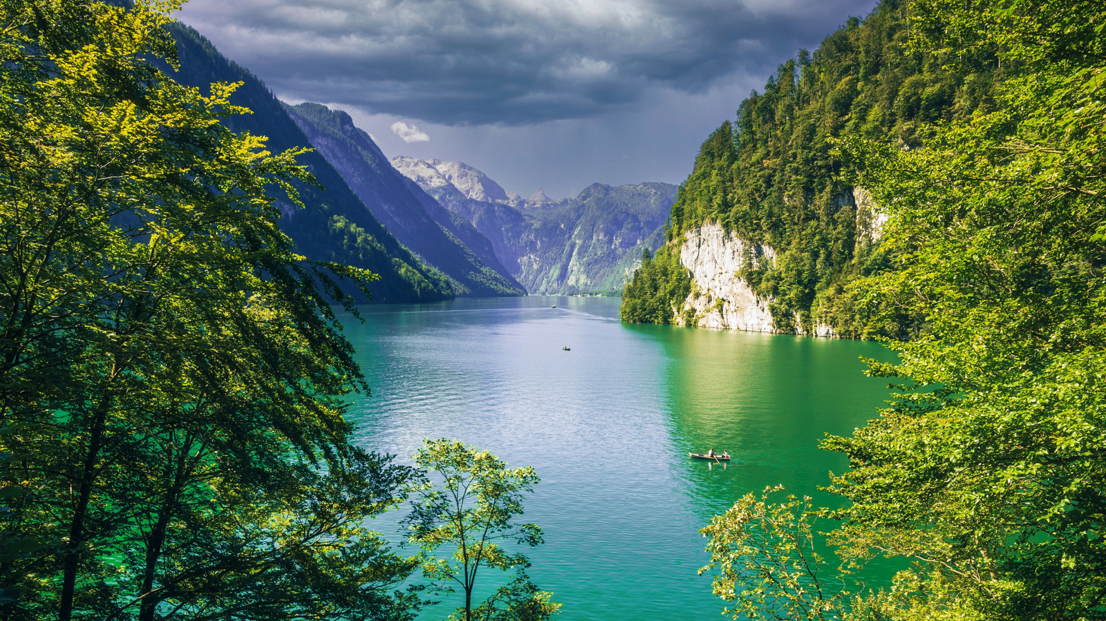 Explore Five Scenic U.S. Lake and Spring Destinations for Nature and Retirement