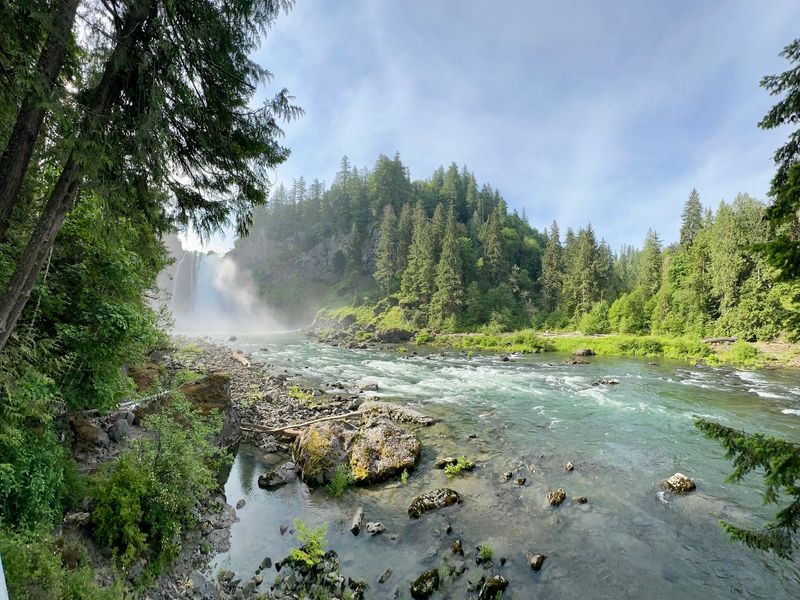 Travelers worldwide are turning to off-season getaways and budget-friendly destinations to stretch their vacation budgets.
