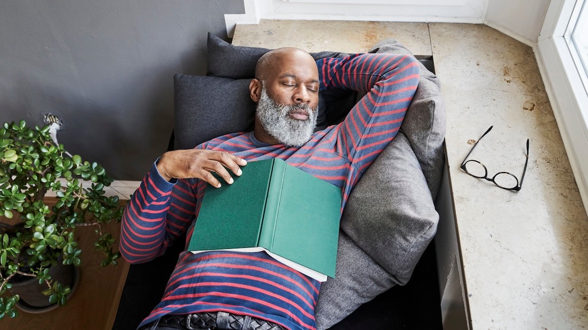Sleep doctor reveals excessive daytime napping could be a red flag for heart problems.