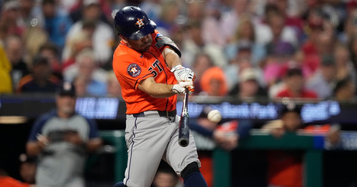 Houston Astros second baseman Jose Altuve records his 2,500th career hit.