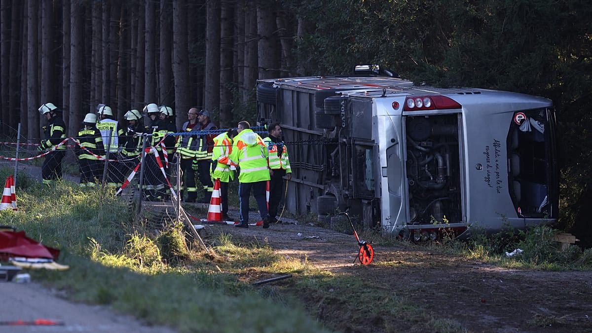 Tour Bus Crash on Bavarian Highway Leaves Two Dead and Twenty Five Injured