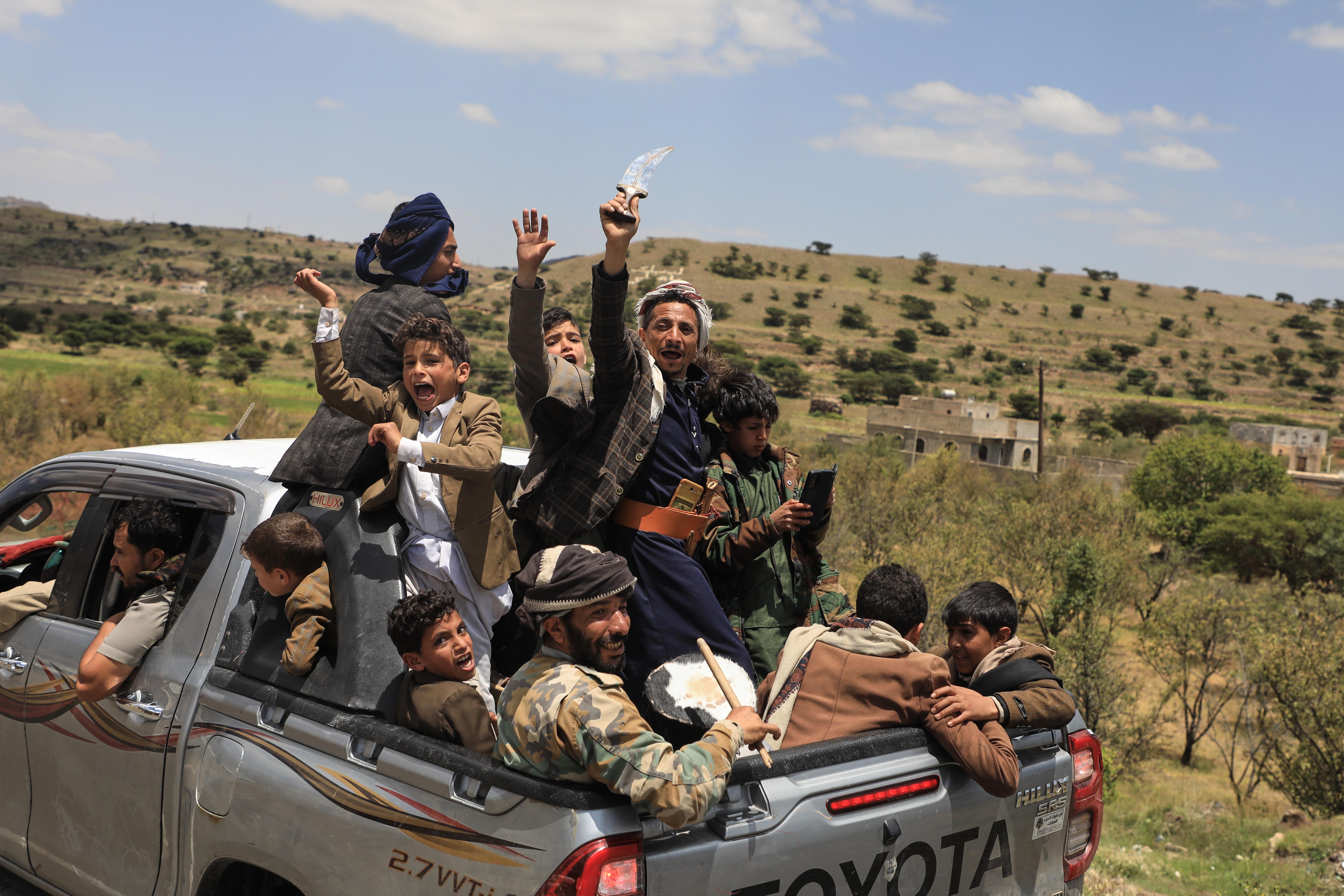 Los ataques hutíes elevan el petróleo mientras los yemeníes sufren el costo humano