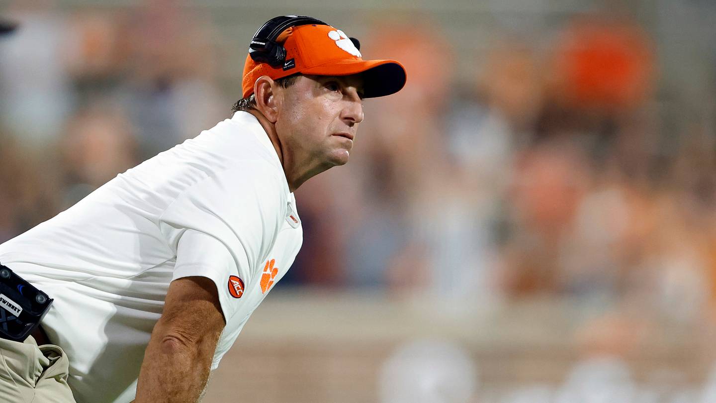 Undefeated UNC Visits Clemson for Belichick-Swinney Showdown