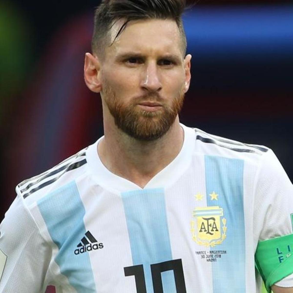 Lionel Messi acquires full ownership of the Eldense football club pending final regulatory approval.