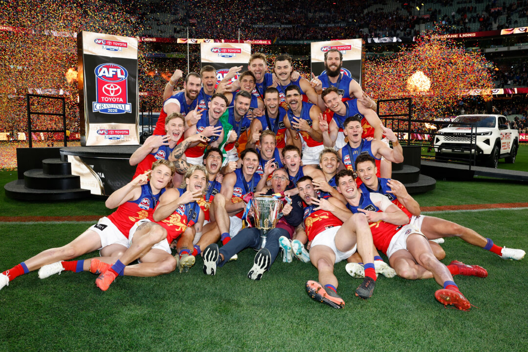 Brisbane rallies past Fremantle to secure its third consecutive AFL premiership victory.