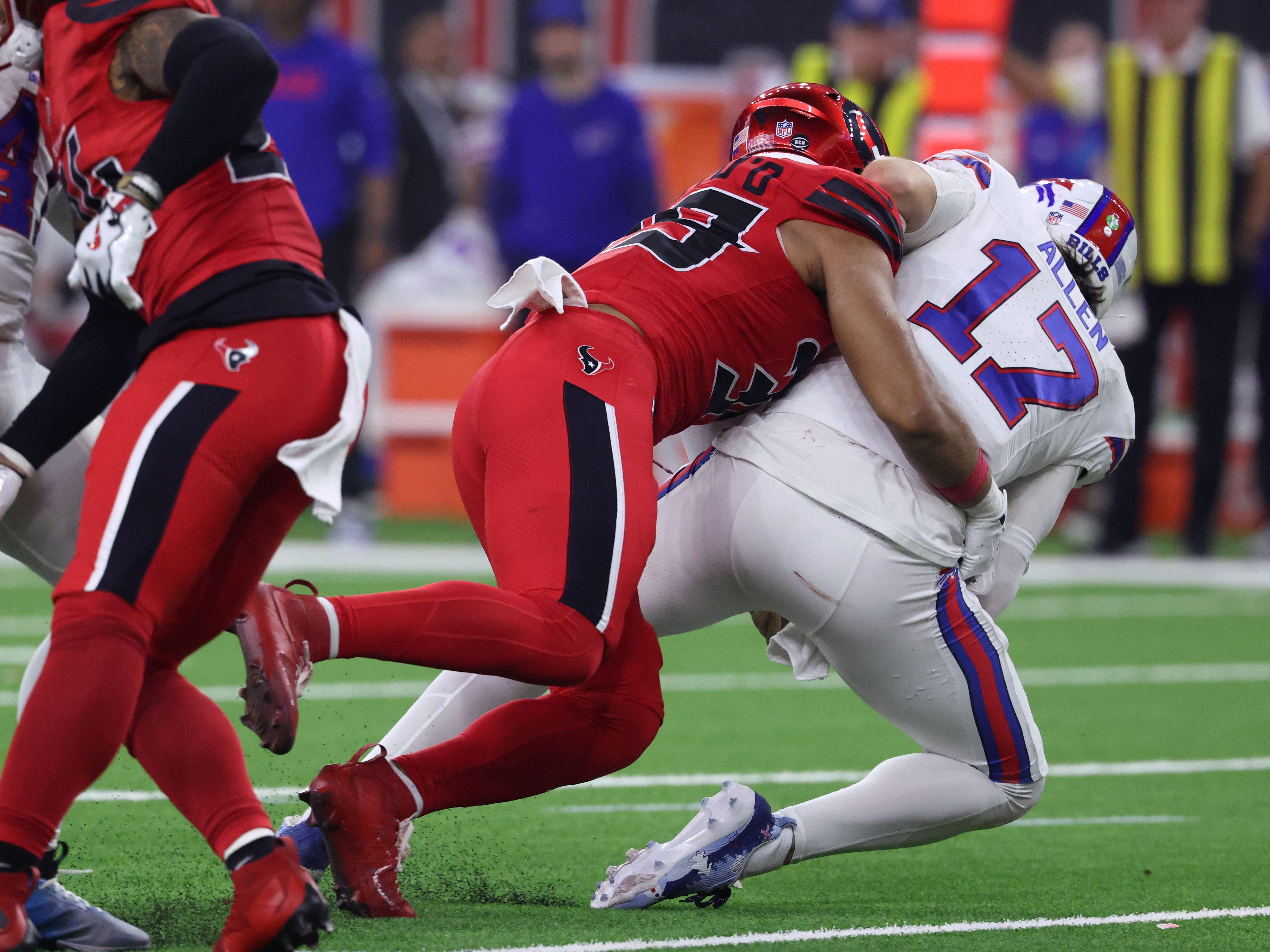 Injured Texans Face Bengals With Depleted Linebackers And Questionable Wide Receiver Nico Collins