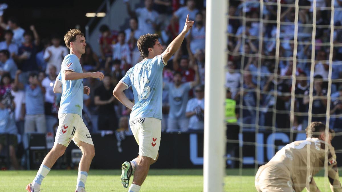El Celta golea al Racing en Balaídos y recupera sensaciones tras su tropiezo europeo