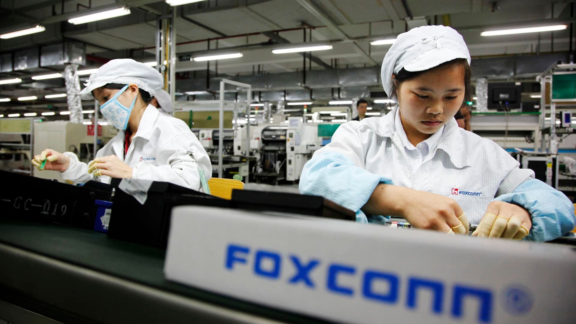 Foxconn Reports 52% August Revenue Surge Driven by Robust AI Server Demand