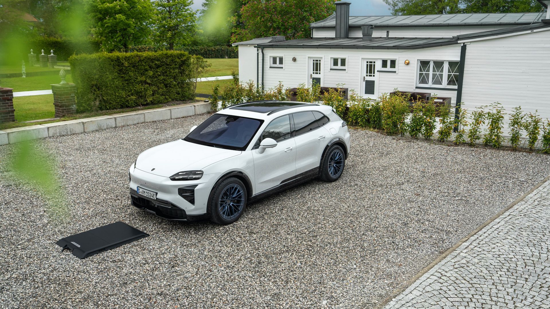 Porsche Opens Cayenne Electric Wireless Charging Orders