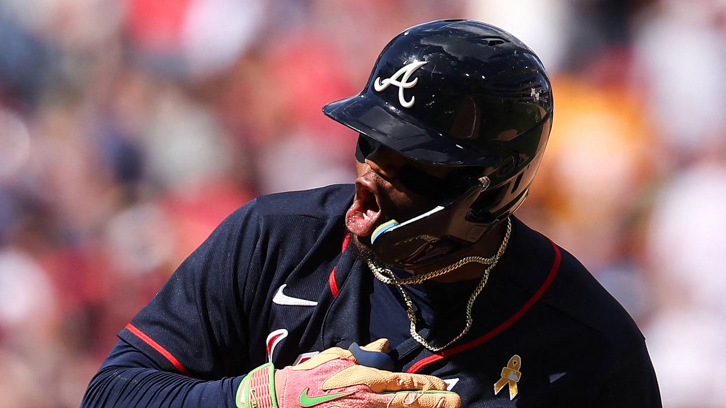 Wheeler Leads Phillies Past Braves, 4-2
