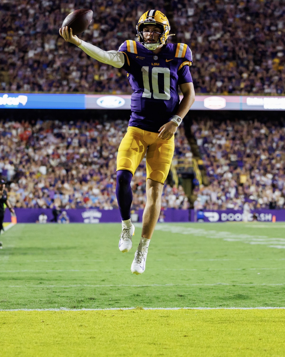 LSU Quarterback Leavitt Doubtful Against Ole Miss