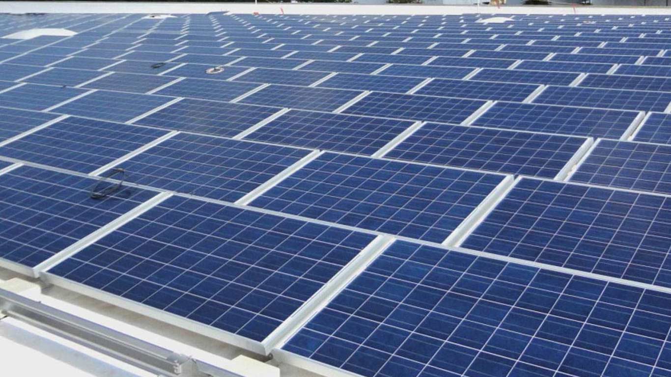India Rooftop Solar Programme Expands as 900,000 Households Benefit from Green Energy