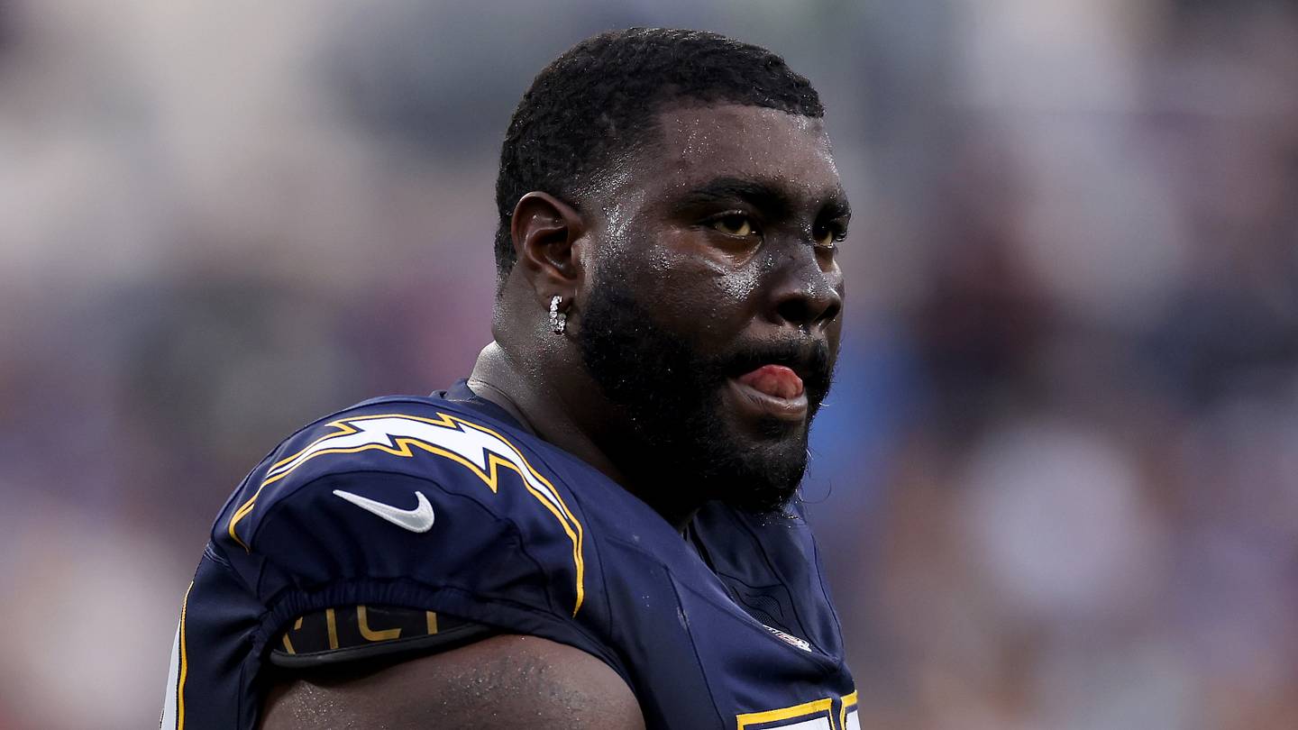 Green Bay Packers Sign Veteran Offensive Lineman Mekhi Becton to Boost Depth
