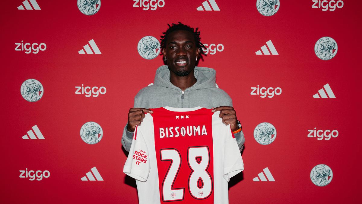 Former Tottenham Midfielder Yves Bissouma Joins Ajax on a Free Transfer After Contract Expiry