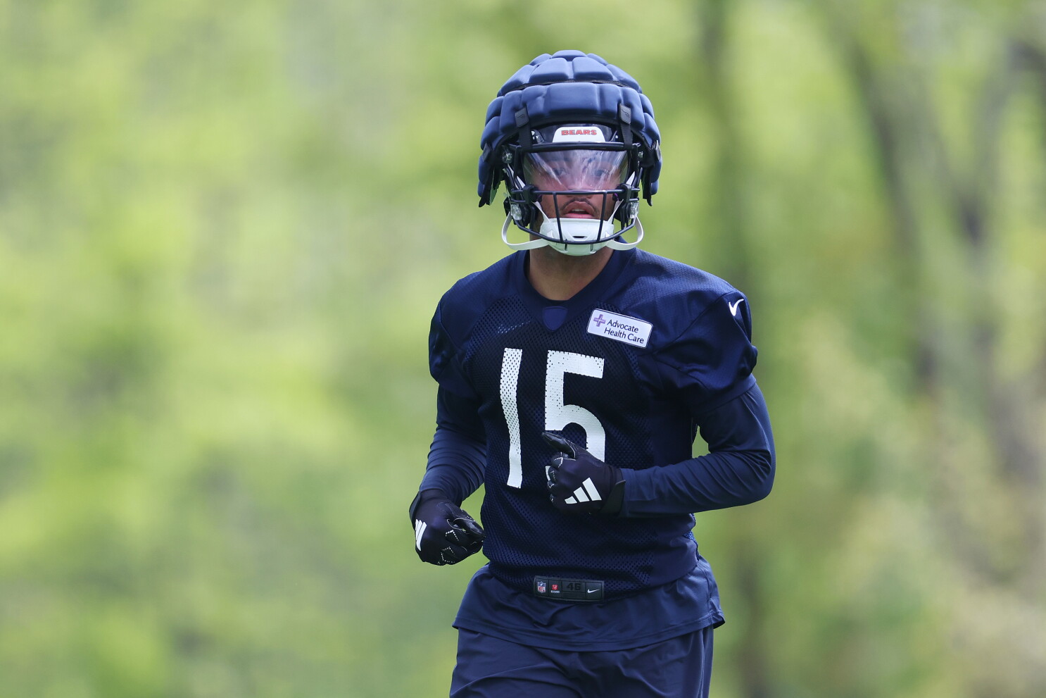 Odunze sustains apparent leg injury in Bears practice
