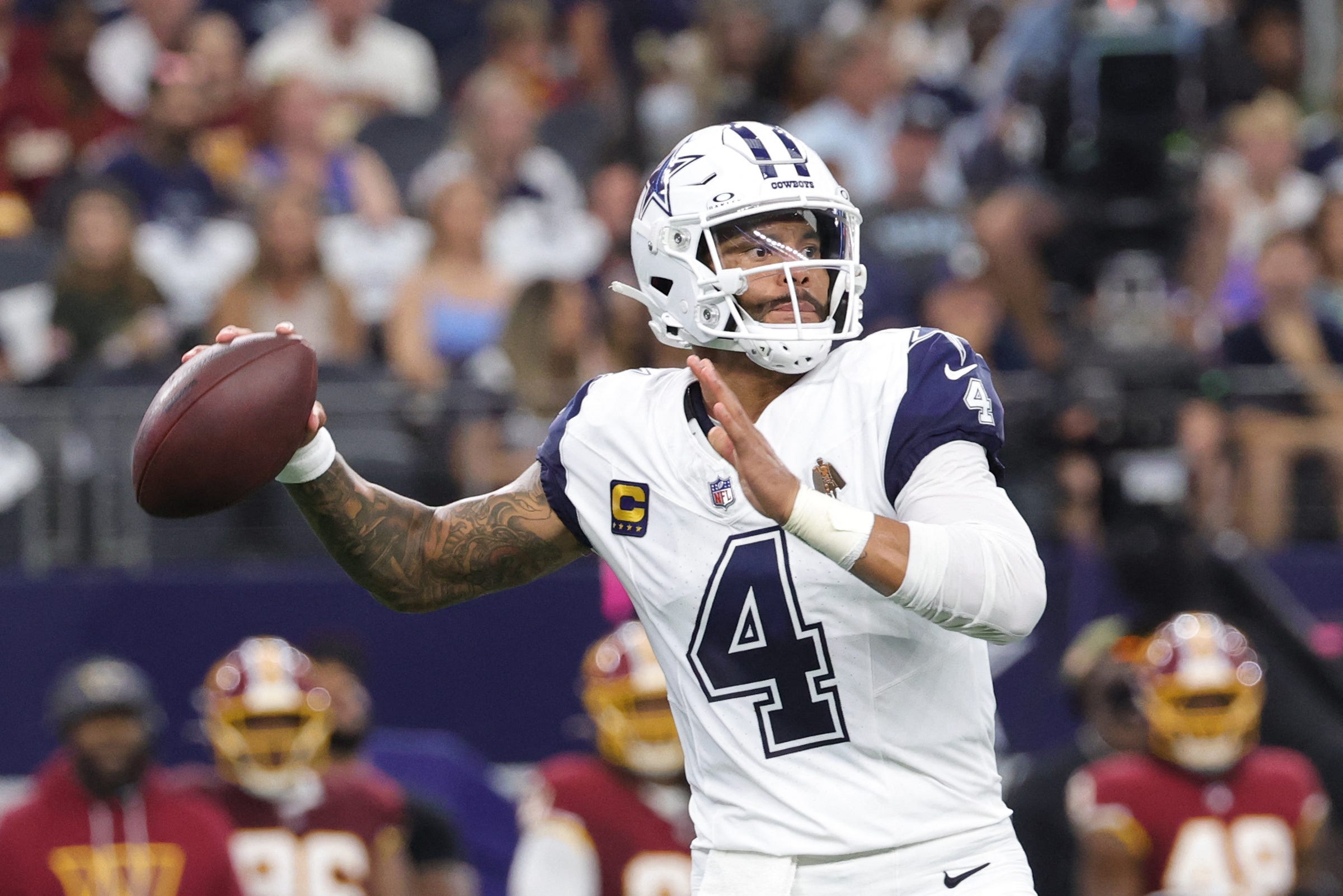 Prescott Ties Romo, Cowboys Lead Commanders 27-13