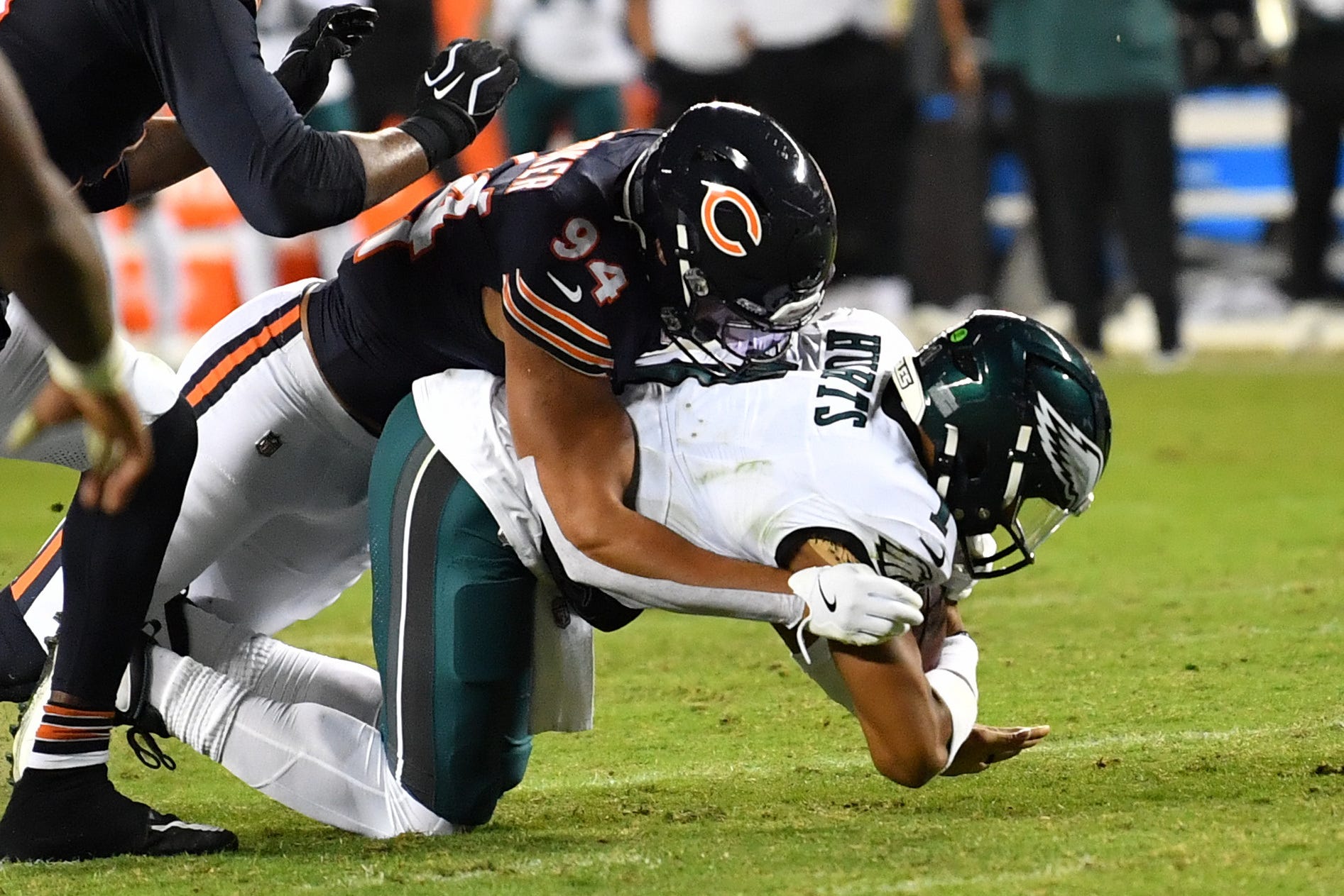 Chicago Bears Defeat Philadelphia Eagles 27-7 as Jalen Hurts Returns From Concussion Evaluation