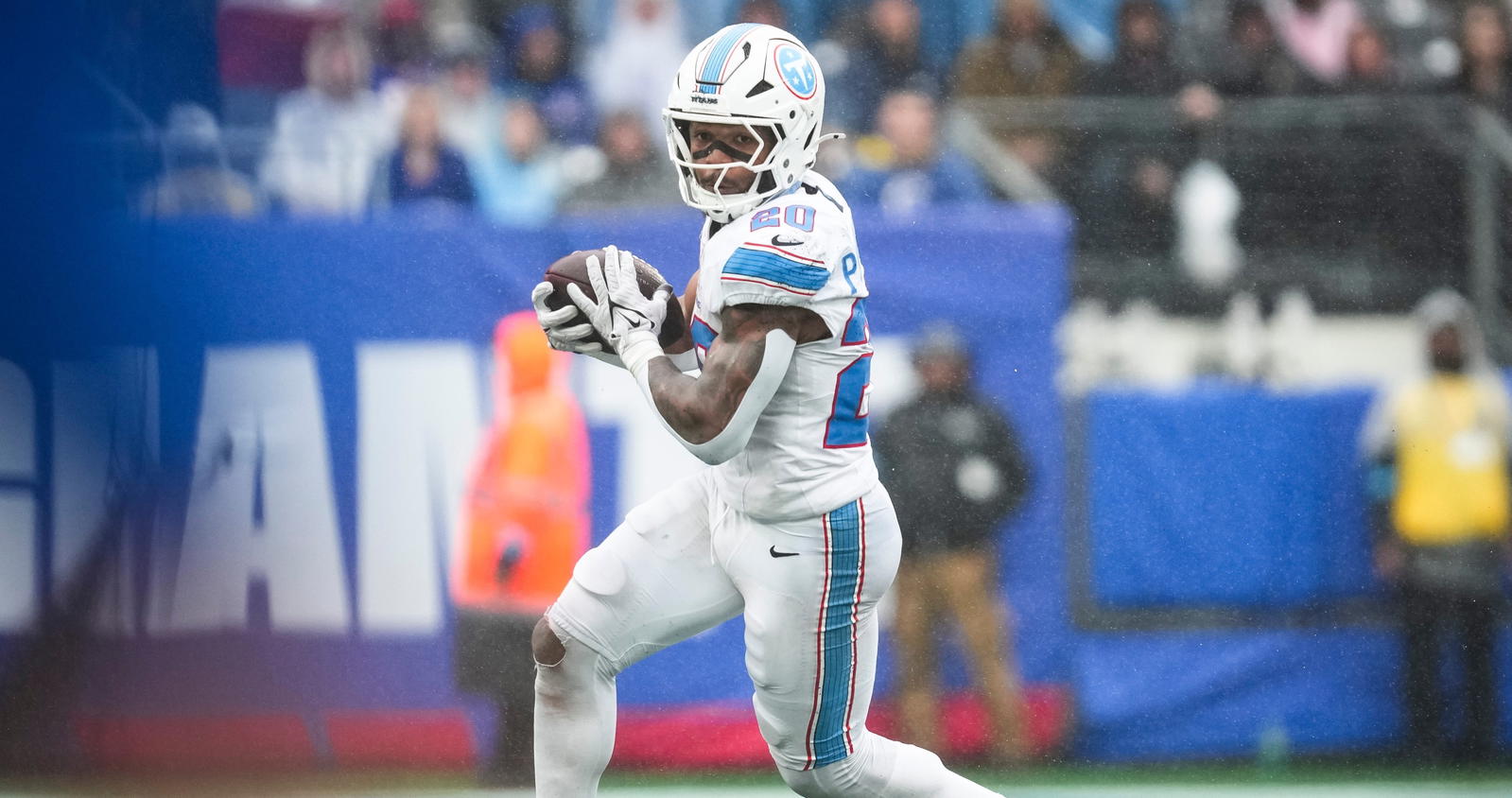 Late End-Zone Interception Secures Giants' 12-7 Victory Over the Titans