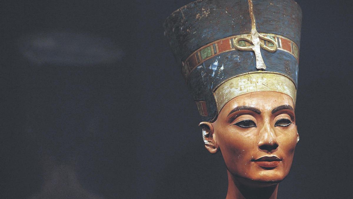 Arqueólogos hallan nuevas pruebas que podrían confirmar la ubicación del sarcófago de Nefertiti