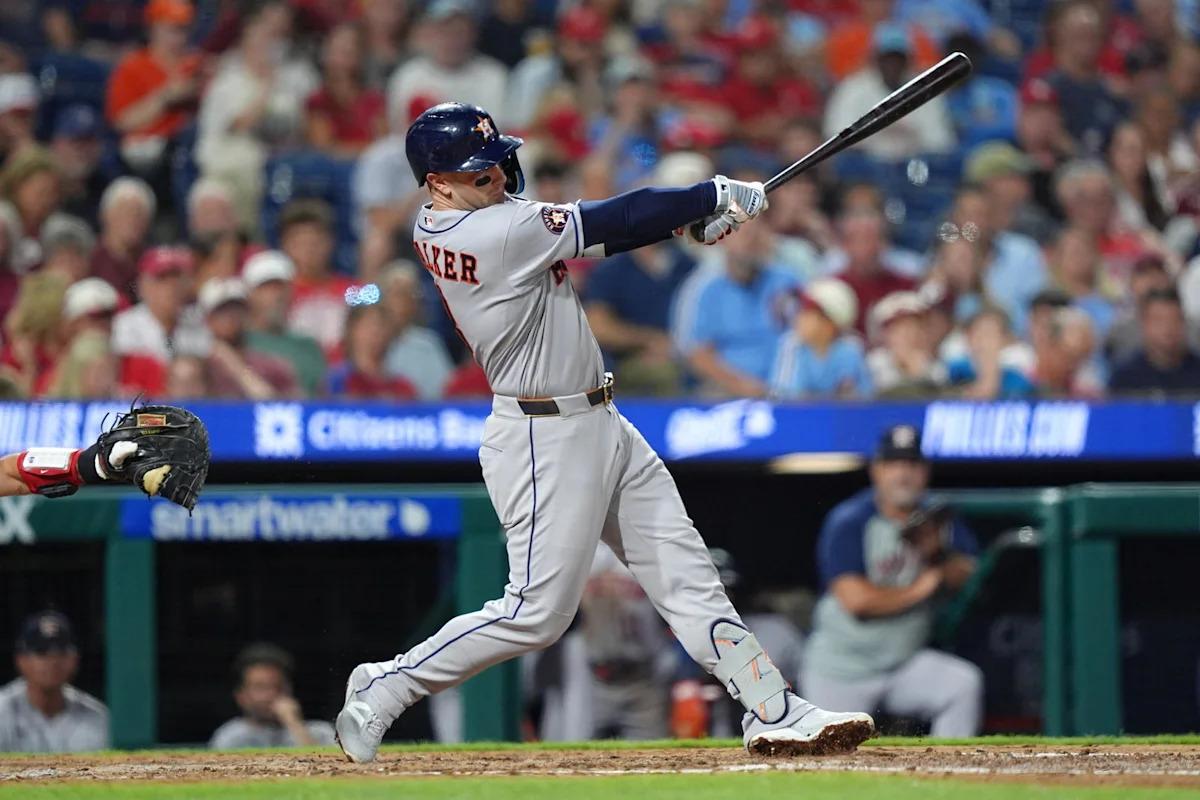 Astros Hold Off Late Phillies Rally to Secure a 6-5 Victory