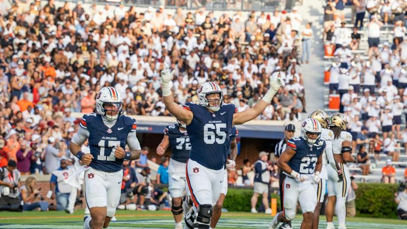 Auburn stuns undefeated Vanderbilt 21-15 to secure its first SEC win under coach Alex Golesh.