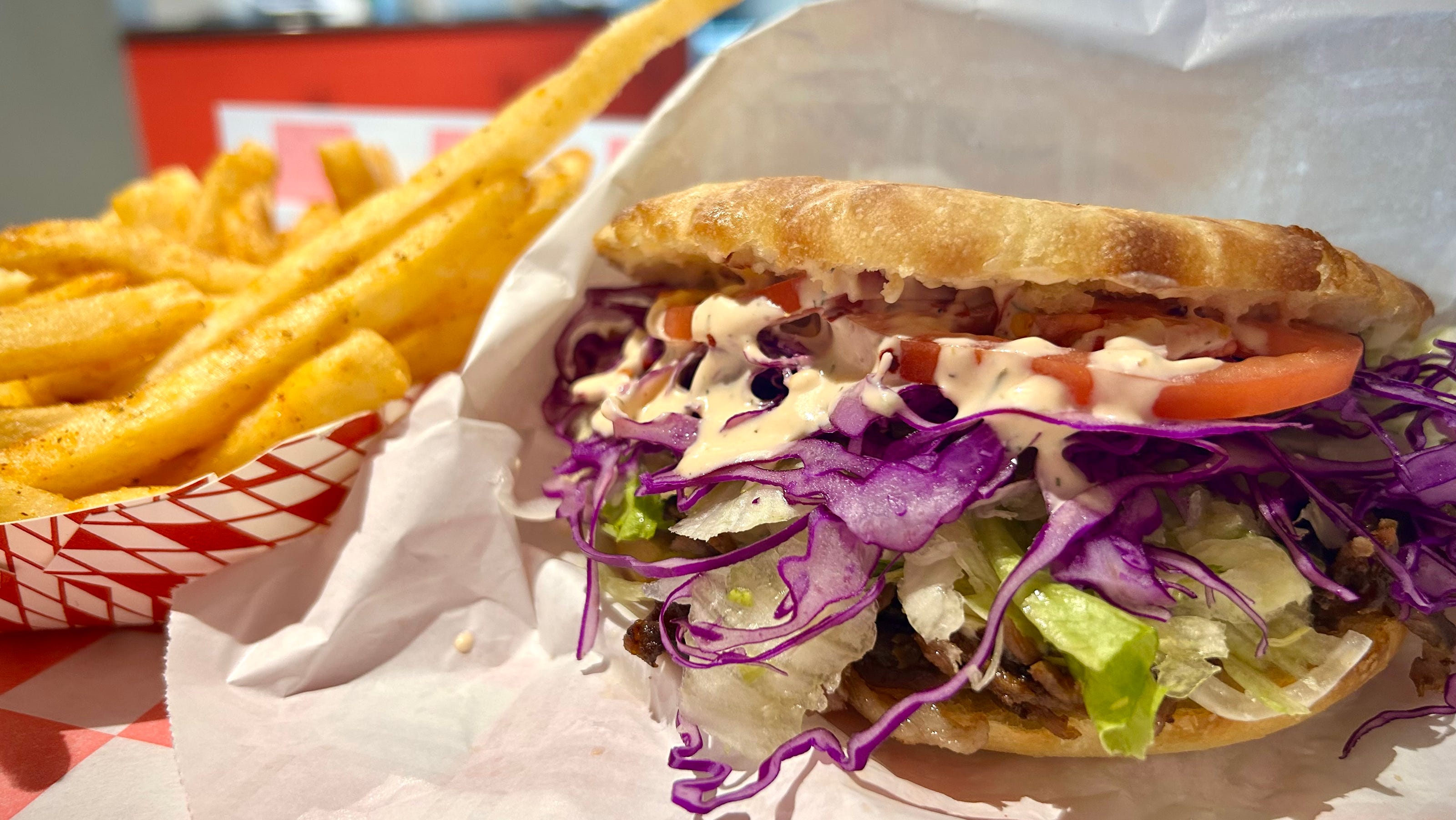 Regional food guides highlight affordable and satisfying lunch options across several global cities.