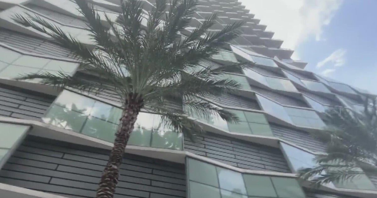 Miami police investigate fatal stabbing after responding to Brickell high-rise apartment.