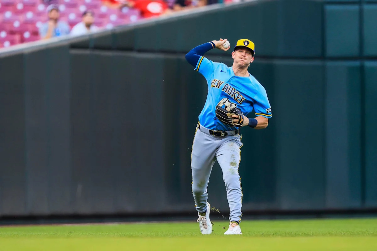 MLB-Best Brewers Open Series in Cincinnati With Playoffs Nearing