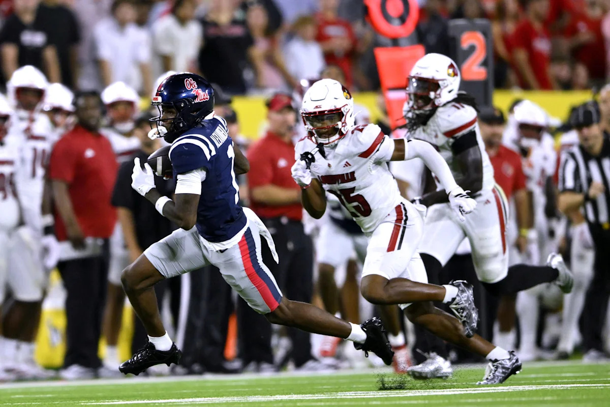 Ole Miss Outlasts Louisville With Late Field Goal in Offensive Thriller