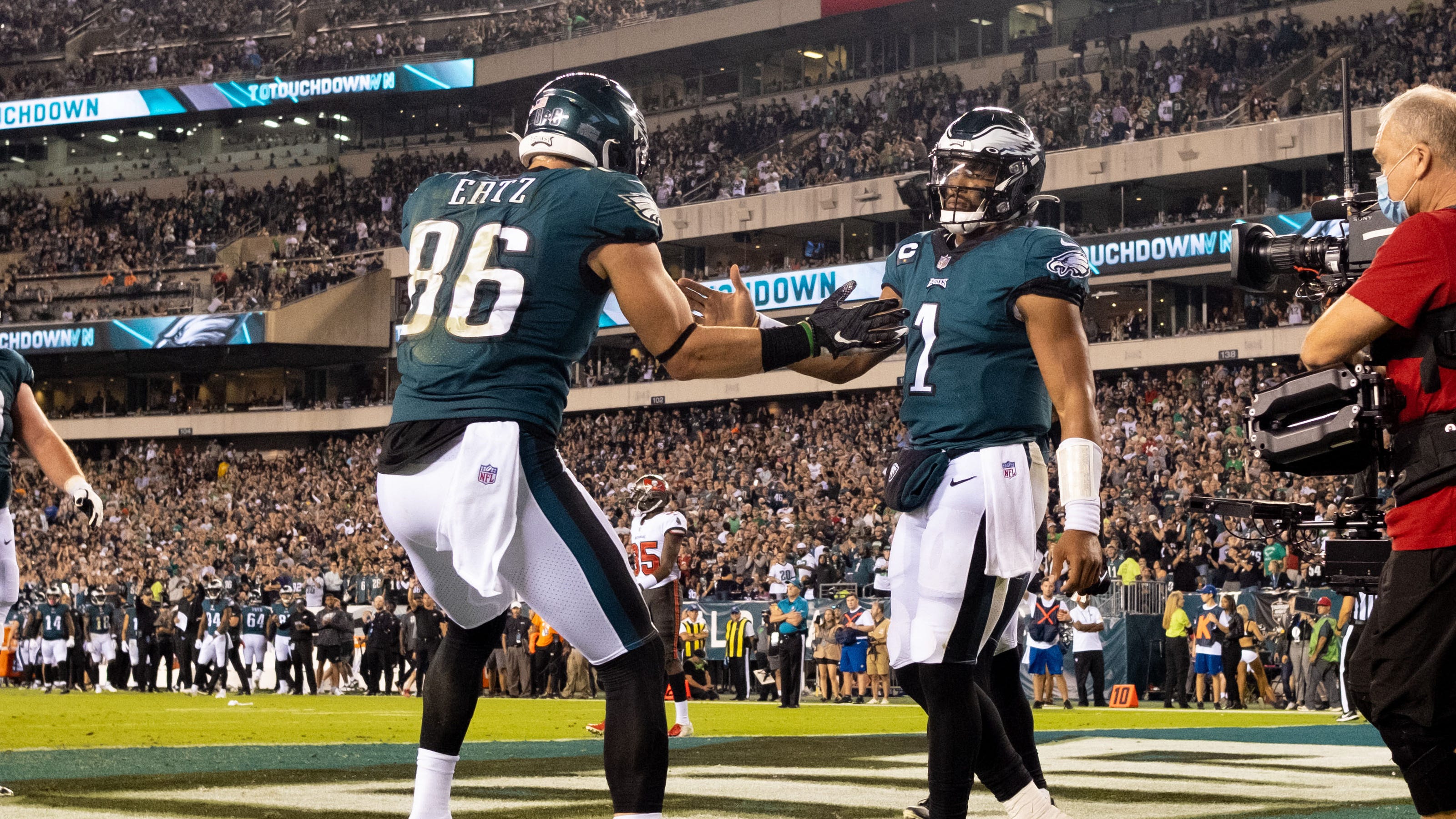 Eagles Plan Ertz Return Amid Tight-End Injuries