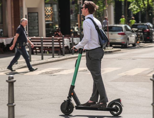 Global Cities Tighten E-Scooter and E-Bike Rules Amid Rising Safety Concerns