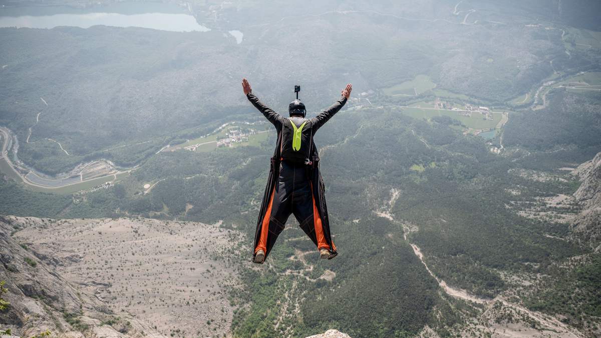 Experienced Wingsuit Jumper Dies Following Fatal Fall in Utah Canyon