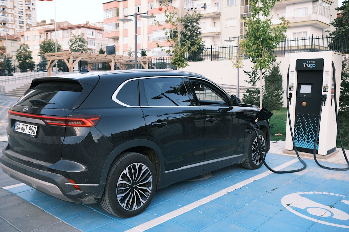 European Union Electric Vehicle Share Reaches Record High in 2025
