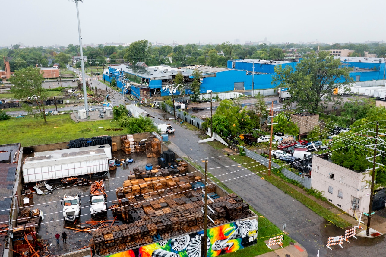 Destructive Tornado Outbreak Sweeps Across Great Lakes And The Northeast