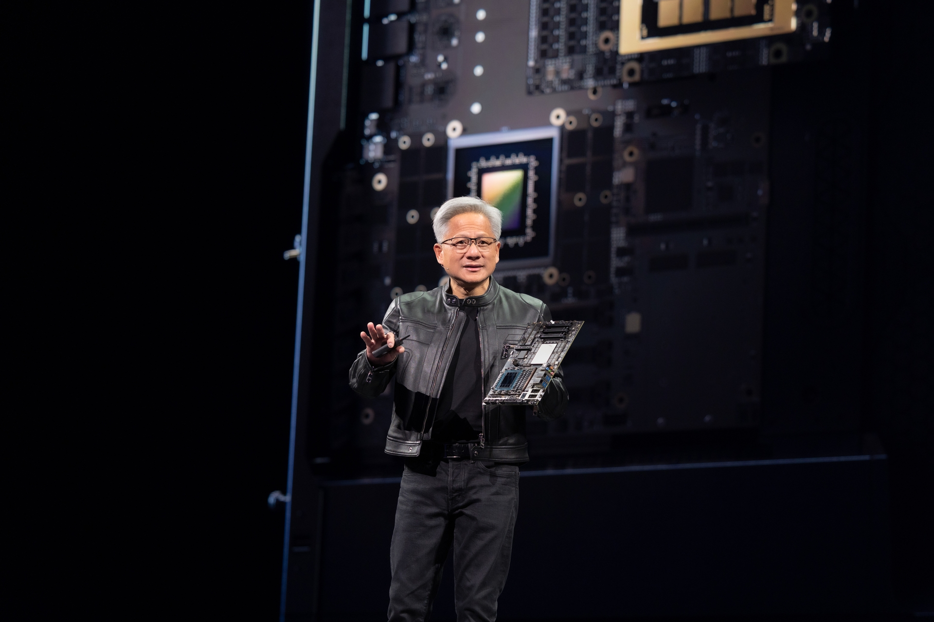 Institutional Investors Make Mixed Adjustments to NVIDIA Holdings Amid Record Trading Levels