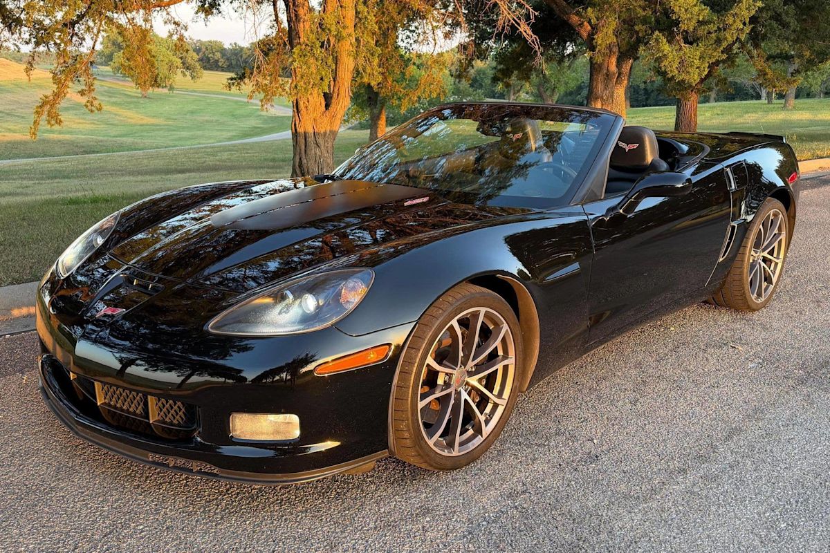 Latest Vehicle Listings Detail High-Performance Models and Collector Car Market Trends
