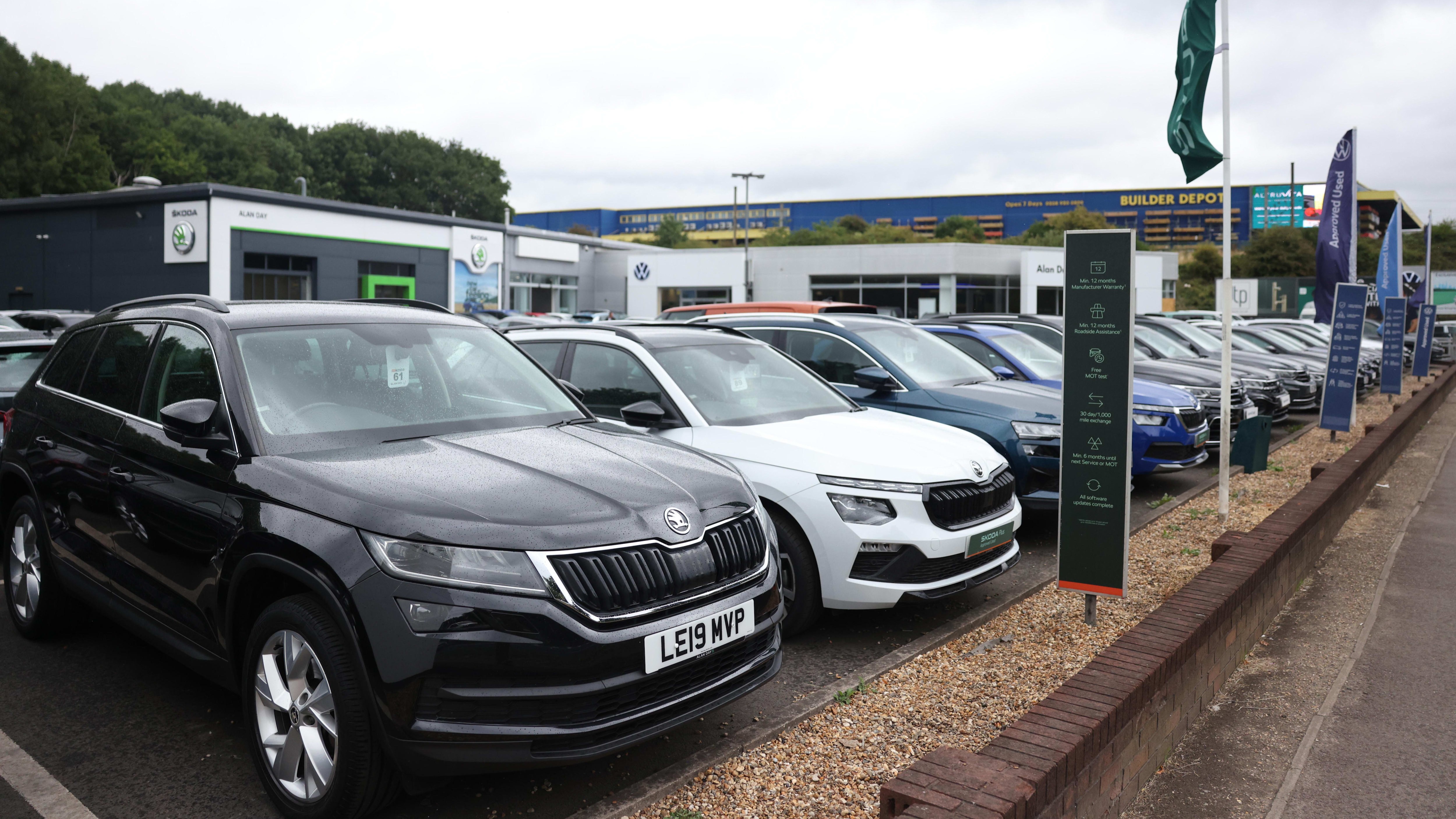 Close Brothers reports a £60.3 million loss and suspends its dividend amid motor-finance uncertainties.