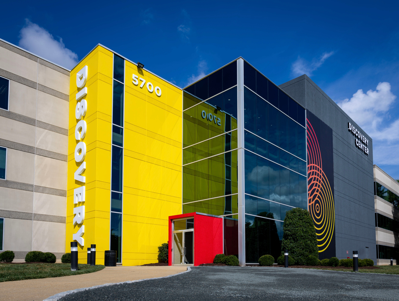 Microsoft opens new Maryland quantum center for DARPA testing and workforce training.