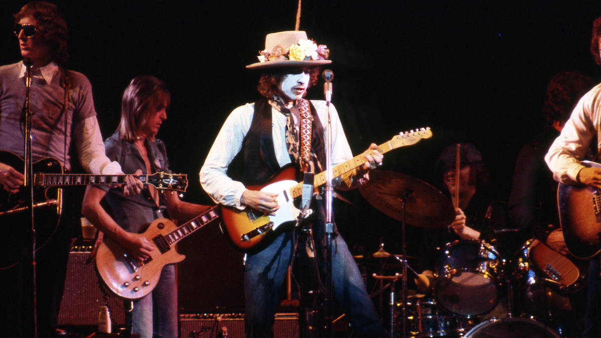 Bob Dylan Announces Massive 39-CD Rolling Thunder Revue Live Box Set