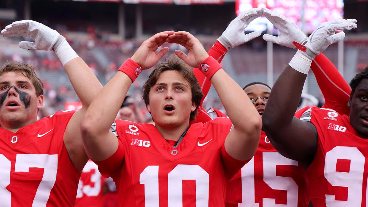 Freshmen and Transfers Step Up as College Football Programs Balance Early Success